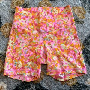 OFFLINE By Aerie Real Me XTRA Hold Up! 5" Bike Short Size Small Like New